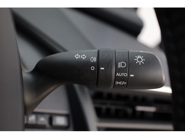 プリウス Ｚ　ＰＨＥＶ　ワンオーナー　純正１２．３インチディスプレイ　ナビ　フルセグＴＶ　全方位カメラ　ＴＳＳ　ＰＫＳＢ　ＢＳＭ　レザーシート　純正１９インチＡＷ　シートエアコン　パワーバックドア　ＥＴＣ２．０（64枚目）