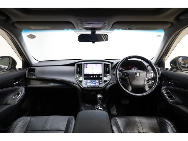 クラウンハイブリッド アスリートＳ　電動ムーンルーフ　本革シート　純正８型ＨＤＤナビ　ＢＴ接続　Ｂカメラ　禁煙車　前席パワーシート　シートヒーター＆クーラー　純正１７インチＡＷ　クルーズコントロール　左右独立ＡＡＣ　ＥＴＣ　純正マット（4枚目）