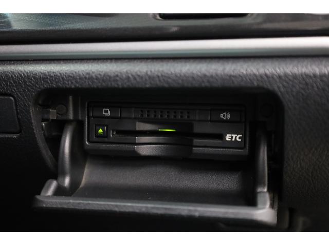 クラウンハイブリッド アスリートＳ　電動ムーンルーフ　本革シート　純正８型ＨＤＤナビ　ＢＴ接続　Ｂカメラ　禁煙車　前席パワーシート　シートヒーター＆クーラー　純正１７インチＡＷ　クルーズコントロール　左右独立ＡＡＣ　ＥＴＣ　純正マット（63枚目）