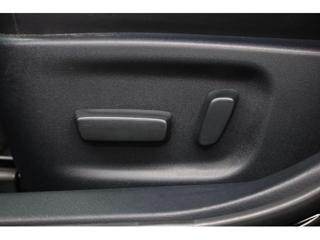 クラウンハイブリッド アスリートＳ　電動ムーンルーフ　本革シート　純正８型ＨＤＤナビ　ＢＴ接続　Ｂカメラ　禁煙車　前席パワーシート　シートヒーター＆クーラー　純正１７インチＡＷ　クルーズコントロール　左右独立ＡＡＣ　ＥＴＣ　純正マット（65枚目）