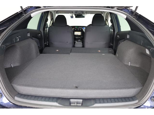 プリウスＰＨＶ Ａ　後期型５人乗り　寒冷地仕様　純正ＳＤナビ　全方位カメラ　純正１７インチＡＷ　セーフティセンス　インテリジェントクリアランスソナー　ＢＳＭ　パワーシート　シートヒーター　レーダークルーズ　ＡＣ１５００Ｗ（19枚目）