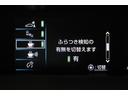 PHVやPHEV車はどちらもガソリンエンジンに加えてモーターとバッテリーを備え、外部から電気を充電できるHV(ハイブリッド)車です。