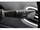 PHVやPHEV車はどちらもガソリンエンジンに加えてモーターとバッテリーを備え、外部から電気を充電できるHV(ハイブリッド)車です。