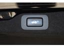 PHVやPHEV車はどちらもガソリンエンジンに加えてモーターとバッテリーを備え、外部から電気を充電できるHV(ハイブリッド)車です。