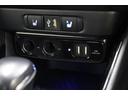 PHVやPHEV車はどちらもガソリンエンジンに加えてモーターとバッテリーを備え、外部から電気を充電できるHV(ハイブリッド)車です。