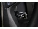 PHVやPHEV車はどちらもガソリンエンジンに加えてモーターとバッテリーを備え、外部から電気を充電できるHV(ハイブリッド)車です。