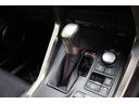 PHVやPHEV車はどちらもガソリンエンジンに加えてモーターとバッテリーを備え、外部から電気を充電できるHV(ハイブリッド)車です。