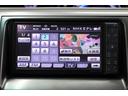 純正HDDナビで、フルセグTV・Bluetooth・ラジオ・CD/DVD・ミュージックサーバーなど多くのソースが揃っております!
