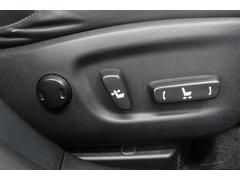 リクライニングからシートリフターまで、スイッチ一つで簡単にシートの微調整が可能！自分に合ったシートポジションにセットして、快適なドライブをお楽しみください。 6