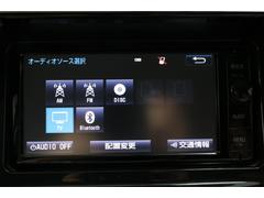 フルセグＴＶやＢｌｕｅｔｏｏｔｈオーディオ、ラジオなどなど。各種スイッチも使い勝手が良くて運転しやすい車です。 4