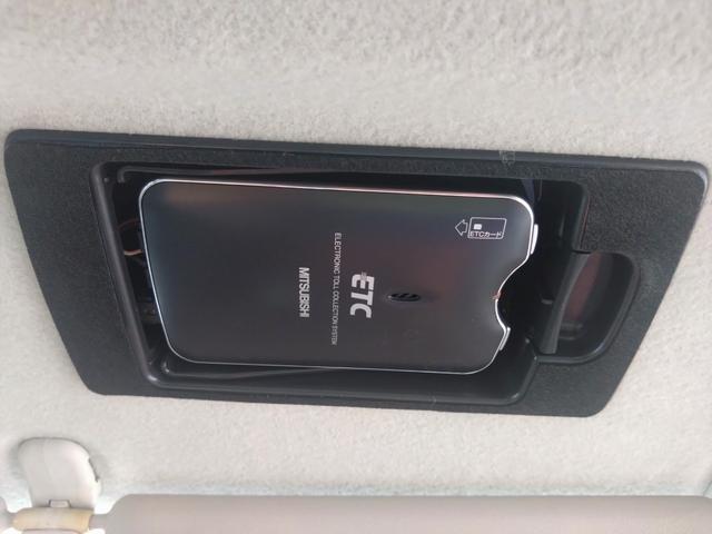 デミオ スポルト　ドライビングコンフォートＰＫＧ　５ＭＴ　純正ナビ　地デジ　ＤＶＤ　ＣＤ　ＥＴＣ　ＨＩＤ　フォグ　オートライト　純正１６インチＡＷ　オートエアコン　Ｗエアバック　ＡＢＳ　スマートキー　走行５４７５０ＫＭ（6枚目）