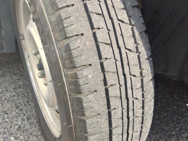 ランサーカーゴ １６Ｍ　ＥＴＣ　ＢＴオーディオ　１００Ｖコンセント　ＬＥＤライト　ライトレベライザー　フロントパワーウインドウ　Ｗエアバッグ　ＡＢＳ　キーレス　タイミングチェーン　スタッドレスタイヤスチールホイール付き有り（13枚目）