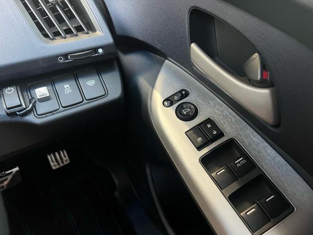 オデッセイ アブソルート　Ｂｌｕｅｔｏｏｔｈ　クルーズコントロール　社外２０インチホイール　ＥＴＣ　社外マフラー　社外エアロ　社外ナビ　３列シート　電動格納ミラーバックカメラ　ハーフレザーシート　　ＲＳＲ車高調（27枚目）
