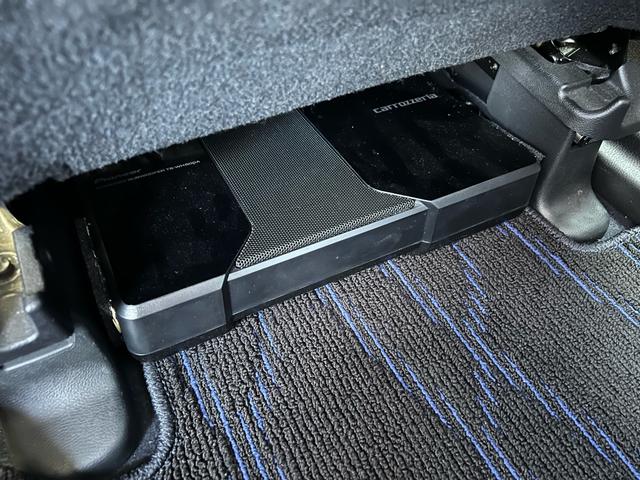 オデッセイ アブソルート　Ｂｌｕｅｔｏｏｔｈ　クルーズコントロール　社外２０インチホイール　ＥＴＣ　社外マフラー　社外エアロ　社外ナビ　３列シート　電動格納ミラーバックカメラ　ハーフレザーシート　　ＲＳＲ車高調（38枚目）