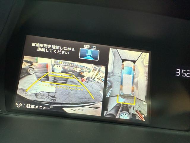 �o�b�N���j�^�[�͑S�̂ƁA��낪�����ĕs���ȕ������S�ɒ��Ԃł��܂���