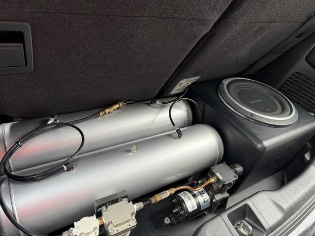 �{���h���[���h�̃G�A�T�X�^���N�ɁA�T�u�E�[�t�@�[�̓��b�N�t�H�[�h�I