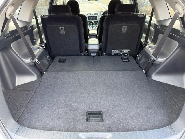 ���i�̂���������ʋ΁A���}���ɏ\���ȉ׎��X�y�[�X���m�ۂ��Ă���܂��B�Z�J���h�V�[�g��|���ƁA�傫�ȉו��̐ύڂ��\�ł��B