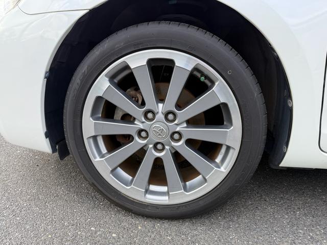 �O�ςɃ}�b�`�����A�����A���~�z�C�[���𑕒����Ă���܂��B