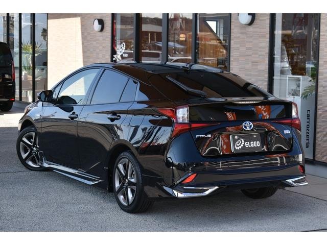 プリウス Ｓツーリングセレクション　純正９インチナビ　バックカメラ　ＥＴＣ　ドライブレコーダー　モデリスタエロ　スマートキー　レザーシート　Ｂｌｕｅｔｏｏｔｈ接続　シートヒーター　ＬＥＤヘッドライト　クルーズコントロール　衝突軽減装置（4枚目）