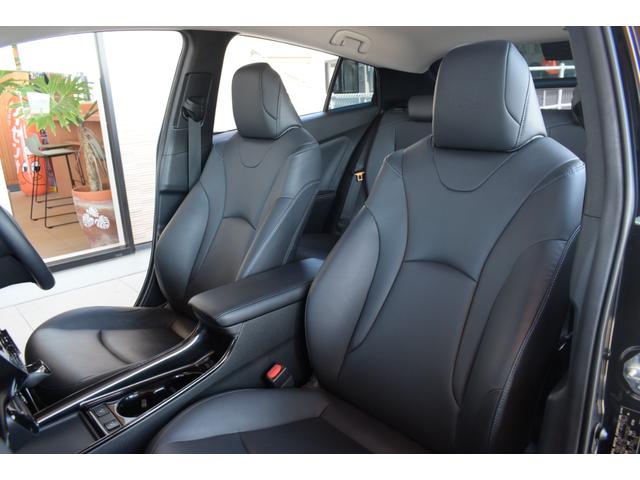 プリウス Ｓツーリングセレクション　純正９インチナビ　バックカメラ　ＥＴＣ　ドライブレコーダー　モデリスタエロ　スマートキー　レザーシート　Ｂｌｕｅｔｏｏｔｈ接続　シートヒーター　ＬＥＤヘッドライト　クルーズコントロール　衝突軽減装置（11枚目）