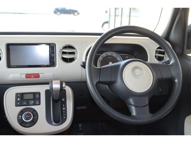 ミラココア ココアプラスＸ　純正ナビ　フルセグＴＶ　バックカメラ　禁煙車　ＥＴＣ　ＤＶＤ視聴　スマートキーシステム　ルーフレール　ＬＥＤ　イモビライザー　衝突安全ボディ　フロントベンチシート　運転席エアバッグ　全席ＰＷ（4枚目）