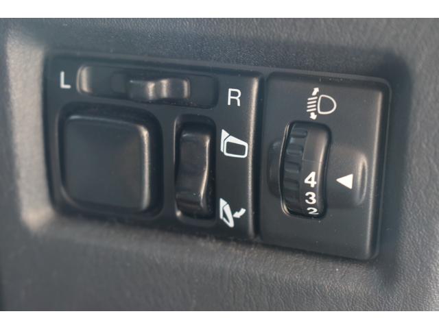 �G���W�I�͑n�ƂP�O�O�N�@�ΒY����n�܂��č��ł͐Ζ��E�R���E�����Ԃ�̔����Ă��܂��B