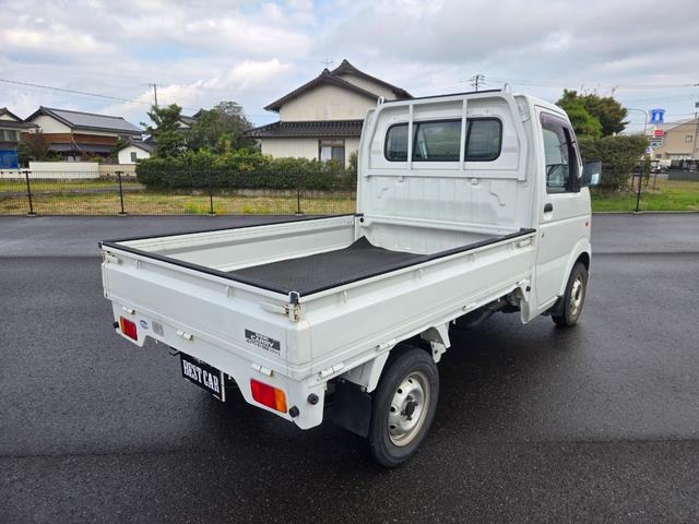 キャリイトラック KCエアコン・パワステ 4WD!エアコン・パワステ 5速マニュアル 3方開 荷台ゴムマット付き ゲートプロテクター付き タイミングチェーン(9枚目)