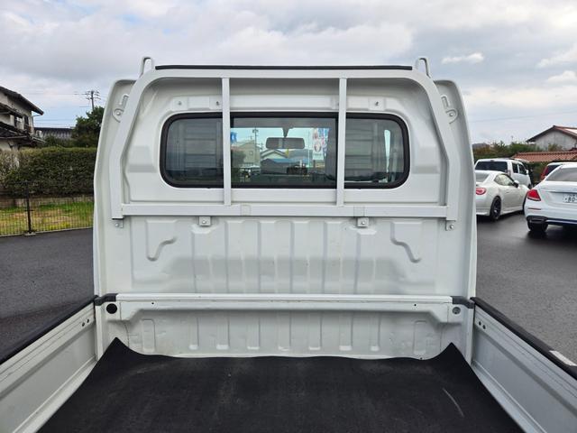 キャリイトラック KCエアコン・パワステ 4WD!エアコン・パワステ 5速マニュアル 3方開 荷台ゴムマット付き ゲートプロテクター付き タイミングチェーン(11枚目)