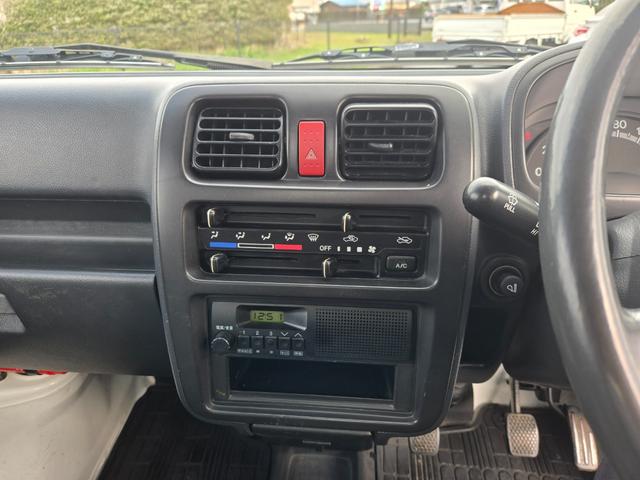 キャリイトラック KCエアコン・パワステ 4WD!エアコン・パワステ 5速マニュアル 3方開 荷台ゴムマット付き ゲートプロテクター付き タイミングチェーン(18枚目)