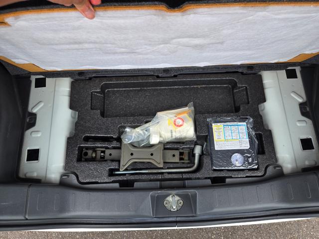 ルークス ハイウェイスター　社外ナビ　ＣＤ／ＤＶＤ再生　ＥＴＣ　プッシュスタート　スマートキー　片側パワースライドドア　電動格納ミラー　１４インチアルミホイール　盗難防止システム　オートエアコン　ＨＩＤライト　衝突安全ボディ（15枚目）