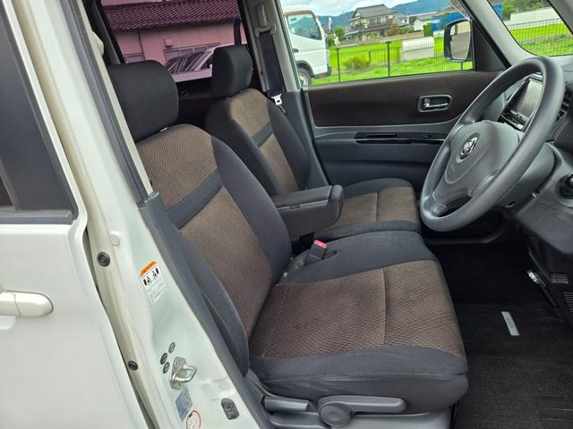 ルークス ハイウェイスター　社外ナビ　ＣＤ／ＤＶＤ再生　ＥＴＣ　プッシュスタート　スマートキー　片側パワースライドドア　電動格納ミラー　１４インチアルミホイール　盗難防止システム　オートエアコン　ＨＩＤライト　衝突安全ボディ（16枚目）