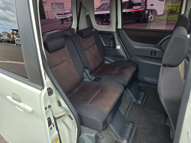 ルークス ハイウェイスター　社外ナビ　ＣＤ／ＤＶＤ再生　ＥＴＣ　プッシュスタート　スマートキー　片側パワースライドドア　電動格納ミラー　１４インチアルミホイール　盗難防止システム　オートエアコン　ＨＩＤライト　衝突安全ボディ（17枚目）