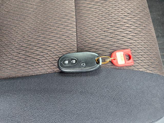 ルークス ハイウェイスター　社外ナビ　ＣＤ／ＤＶＤ再生　ＥＴＣ　プッシュスタート　スマートキー　片側パワースライドドア　電動格納ミラー　１４インチアルミホイール　盗難防止システム　オートエアコン　ＨＩＤライト　衝突安全ボディ（21枚目）