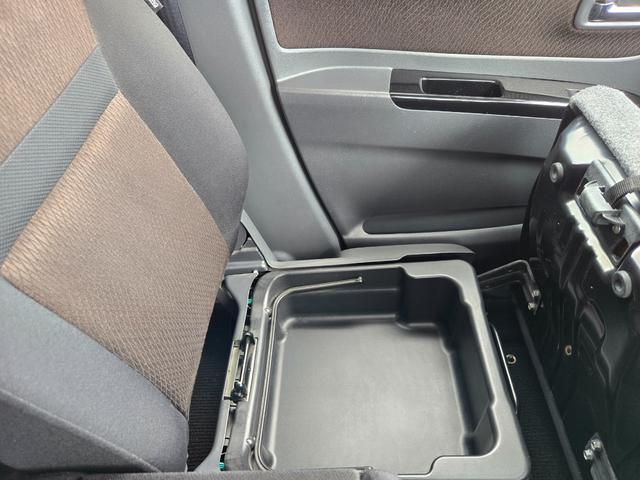 ルークス ハイウェイスター　社外ナビ　ＣＤ／ＤＶＤ再生　ＥＴＣ　プッシュスタート　スマートキー　片側パワースライドドア　電動格納ミラー　１４インチアルミホイール　盗難防止システム　オートエアコン　ＨＩＤライト　衝突安全ボディ（28枚目）