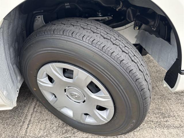 ハイエースバン ＳロングワイドＤＸ　ＧＬパッケージ　４ＷＤ　クリアランスソナー　レーンアシスト　スライドドア　オートマチックハイビーム　キーレスエントリー　電動格納ミラー　ＡＴ　１００Ｖ電源　ＥＳＣ　エアコン　パワーウィンドウ　運転席エアバッグ（9枚目）