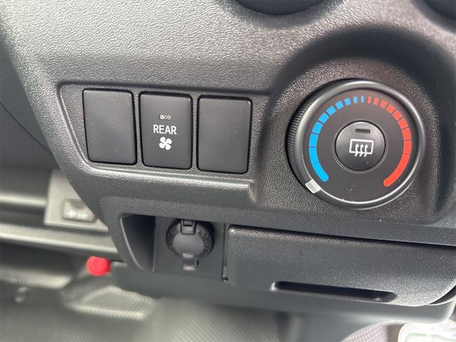 ハイエースバン ＳロングワイドＤＸ　ＧＬパッケージ　４ＷＤ　クリアランスソナー　レーンアシスト　スライドドア　オートマチックハイビーム　キーレスエントリー　電動格納ミラー　ＡＴ　１００Ｖ電源　ＥＳＣ　エアコン　パワーウィンドウ　運転席エアバッグ（24枚目）