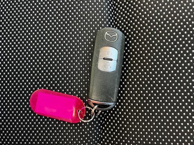 デミオ ＸＤツーリング　衝突被害軽減システム　レーンアシスト　ＥＴＣ　フルセグＴＶ　Ｂｌｕｅｔｏｏｔｈ　ＣＤ　ＤＶＤ　ＬＥＤヘッドライト　スマートキー　シートヒーター　コーナーセンサー　オートエアコン　ＡＷ１６インチ（18枚目）