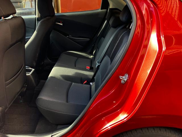 デミオ ＸＤツーリング　衝突被害軽減システム　レーンアシスト　ＥＴＣ　フルセグＴＶ　Ｂｌｕｅｔｏｏｔｈ　ＣＤ　ＤＶＤ　ＬＥＤヘッドライト　スマートキー　シートヒーター　コーナーセンサー　オートエアコン　ＡＷ１６インチ（23枚目）