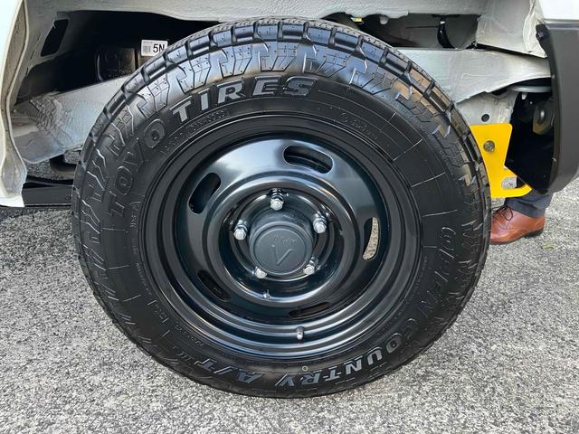 ジムニー XC 4WD 5MT ワンオーナー 禁煙車 ディスプレイオーディオ ドライブレコーダー ETC バックカメラ 社外マフラー ルーフキャリア レーンアシスト 衝突被害軽減システム LED アイドリングストップ(30枚目)