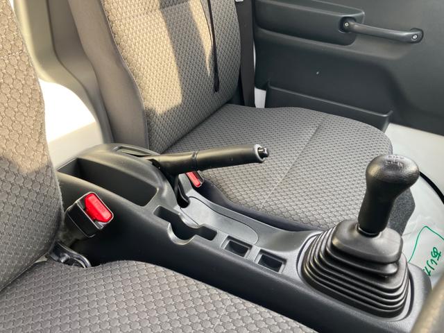 キャリイトラック KX ワンオーナー 新品タイヤ新品ホイール 記録簿 5MT キーレス 衝突被害軽減システム エアコン パワーウィンドウ 運転席エアバッグ 助手席エアバッグ 記録簿 CD ミュージックプレイヤー接続可(6枚目)