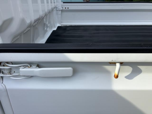 キャリイトラック KX ワンオーナー 新品タイヤ新品ホイール 記録簿 5MT キーレス 衝突被害軽減システム エアコン パワーウィンドウ 運転席エアバッグ 助手席エアバッグ 記録簿 CD ミュージックプレイヤー接続可(26枚目)