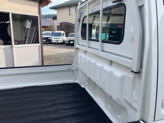 キャリイトラック KX ワンオーナー 新品タイヤ新品ホイール 記録簿 5MT キーレス 衝突被害軽減システム エアコン パワーウィンドウ 運転席エアバッグ 助手席エアバッグ 記録簿 CD ミュージックプレイヤー接続可(32枚目)