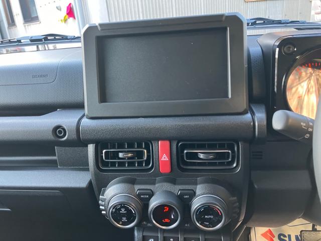 ジムニー ＸＣ　５型　届出済未使用車　４ＷＤ　ディスプレイオーディオ　ＨＤＭＩ　ＥＴＣ　バックカメラ　衝突被害軽減システム　オートライト　ＬＥＤ　ヘッドライトウォッシャー　スマートキー　アイドリングストップ（3枚目）