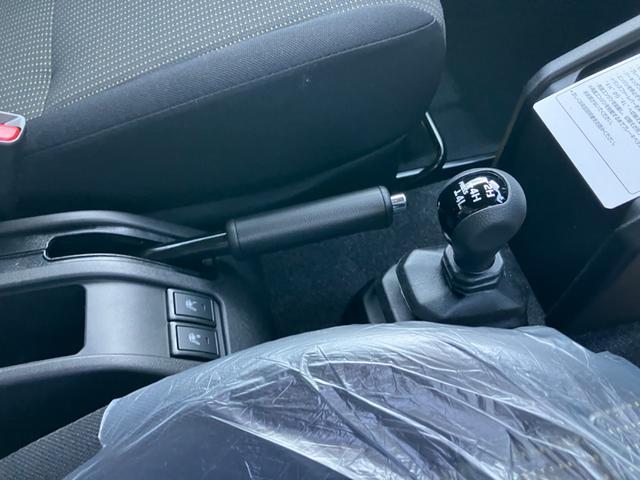 ジムニー ＸＣ　５型　届出済未使用車　４ＷＤ　ディスプレイオーディオ　ＨＤＭＩ　ＥＴＣ　バックカメラ　衝突被害軽減システム　オートライト　ＬＥＤ　ヘッドライトウォッシャー　スマートキー　アイドリングストップ（9枚目）