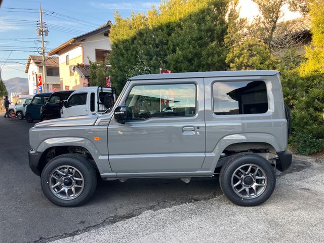 ジムニー ＸＣ　５型　届出済未使用車　４ＷＤ　ディスプレイオーディオ　ＨＤＭＩ　ＥＴＣ　バックカメラ　衝突被害軽減システム　オートライト　ＬＥＤ　ヘッドライトウォッシャー　スマートキー　アイドリングストップ（13枚目）