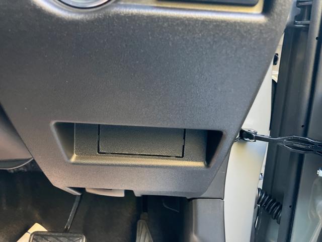 ジムニー ＸＣ　５型　届出済未使用車　４ＷＤ　ディスプレイオーディオ　ＨＤＭＩ　ＥＴＣ　バックカメラ　衝突被害軽減システム　オートライト　ＬＥＤ　ヘッドライトウォッシャー　スマートキー　アイドリングストップ（37枚目）