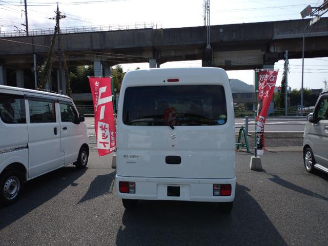 エブリイ ＰＣリミテッド　ＥＴＣ　両側スライドドア　衝突被害軽減システム　キーレスエントリー　電動格納ミラー　ＡＴ　盗難防止システム　ＡＢＳ　ＥＳＣ　ＣＤ　衝突安全ボディ　エアコン　パワーステアリング　パワーウィンドウ（4枚目）