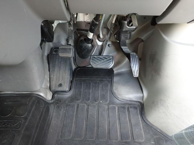 エブリイ ＰＣリミテッド　ＥＴＣ　両側スライドドア　衝突被害軽減システム　キーレスエントリー　電動格納ミラー　ＡＴ　盗難防止システム　ＡＢＳ　ＥＳＣ　ＣＤ　衝突安全ボディ　エアコン　パワーステアリング　パワーウィンドウ（13枚目）