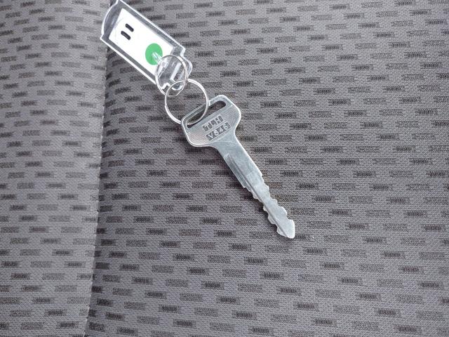 ＮＶ１００クリッパーバン ＤＸ　エマージェンシーブレーキパッケージ　ＡＴ　ＥＴＣ　両側スライドドア　電動格納ミラー　エアコン　パワーステアリング　パワーウィンドウ　運転席エアバッグ　助手席エアバッグ　ＥＴＣ付き　助手席エアバック　運転席エアバック　マニュアルエアコン（19枚目）