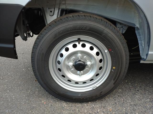 ハイゼットカーゴ スペシャル　ＭＴ　衝突被害軽減システム　クリアランスソナー　両側スライドドア　アイドリングストップ　ＥＳＣ　エアコン　パワーステアリング　パワーウィンドウ　パワーウィンド　横滑り防止機能　マニュアルエアコン　ＰＳ（9枚目）